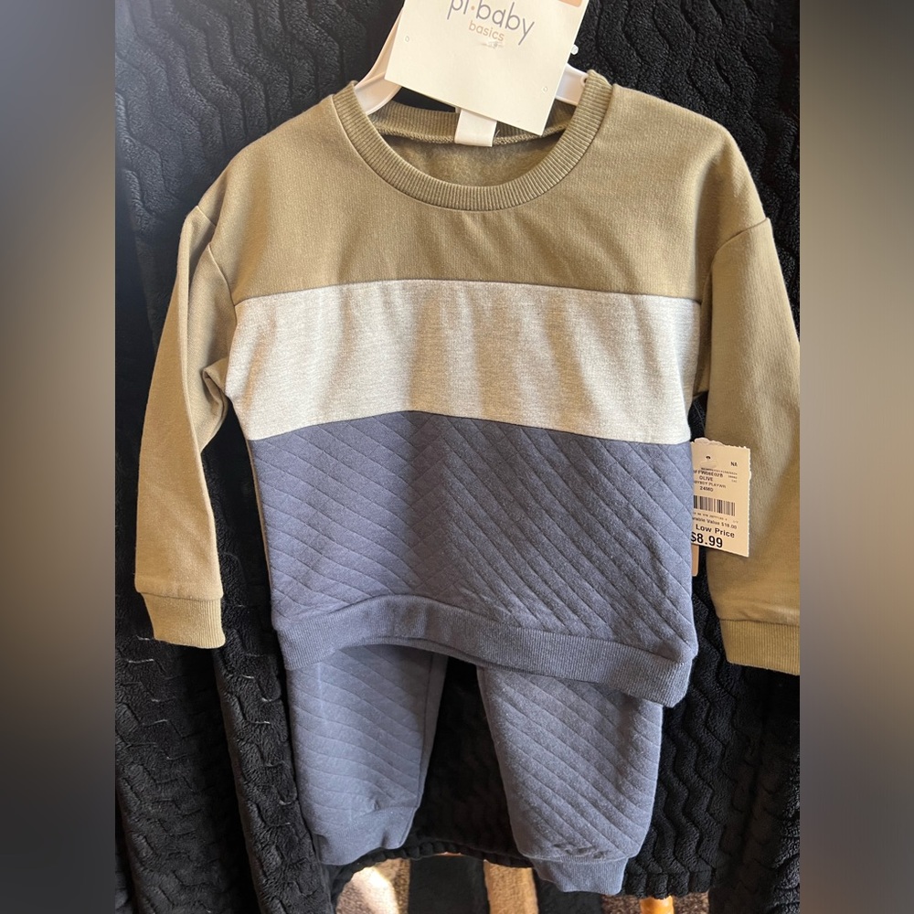 NWT sz 4 Boy'S 2-Pc Sweatsuit set BY PL KIDS